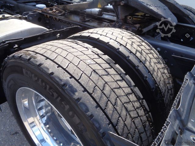 Standart çekici ünitesi VOLVO FH460 verstellbare Sattelkupplung 2x Tank