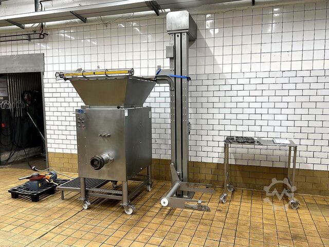 Mescolatore tritacarne + sollevatore casse KOLBE MWE 52