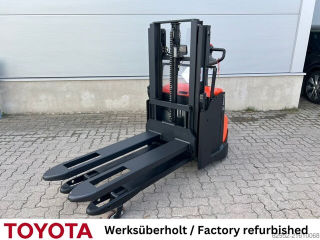 High Lift stacker Toyota SWE 200 D