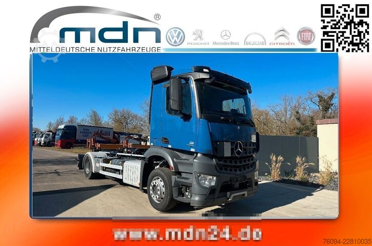 Haakarm vrachtwagen MERCEDES-BENZ Arocs 1832 4x2 Abrollkipper AHK 35to