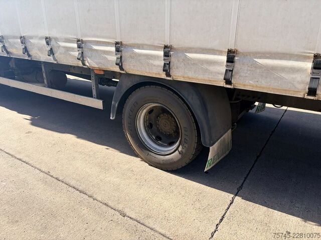 Plattewagen met zeil RENAULT MIDLUM 290 DXI / SCHLAFKABINE / EURO 5