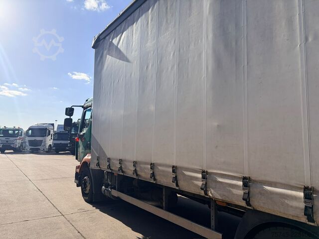 Plattewagen met zeil RENAULT MIDLUM 290 DXI / SCHLAFKABINE / EURO 5