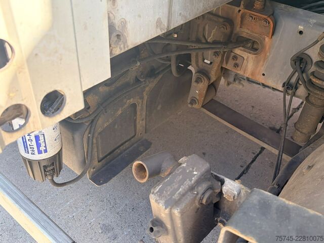 Plattewagen met zeil RENAULT MIDLUM 290 DXI / SCHLAFKABINE / EURO 5