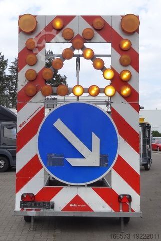 Anhänger  Berghaus AM3 Verkehrsleitanhänger  Absperrtafel
