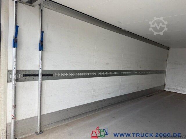 Sandučar kamion Mercedes-Benz Antos 1830 Isolierter Koffer 7.40m LBW 1.5t.