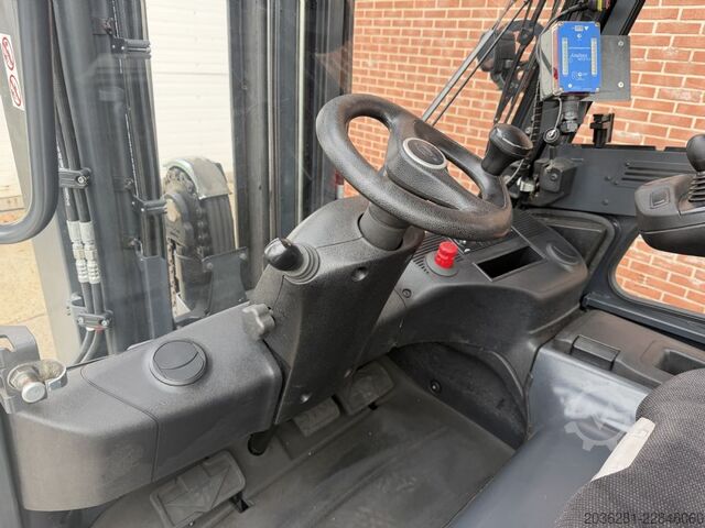 Carrello elevatore elettrico a 4 ruote Linde E50HL-01