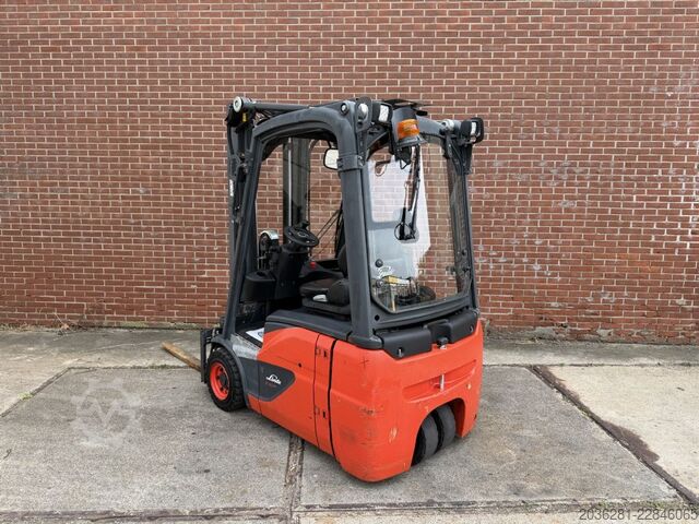 Carrello elevatore elettrico a 3 ruote Linde E16C-02