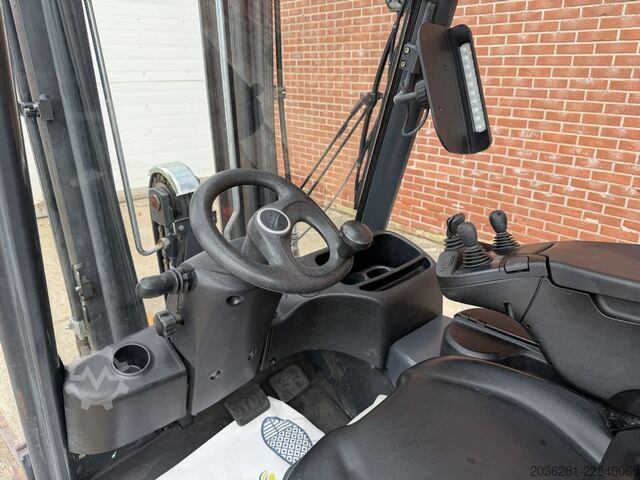 Carrello elevatore elettrico a 3 ruote Linde E16C-02
