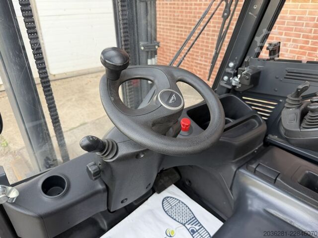 Carrello elevatore elettrico a 4 ruote Linde E35L-01