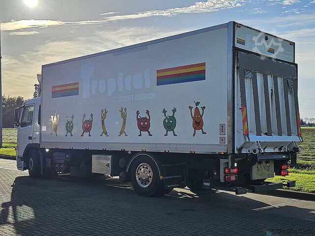 βαλίτσα VOLVO FM 11.330 3 SEATS LIFT 290TKM