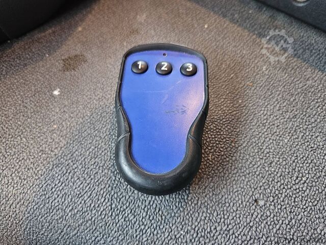 βαλίτσα VOLVO FM 11.330 3 SEATS LIFT 290TKM