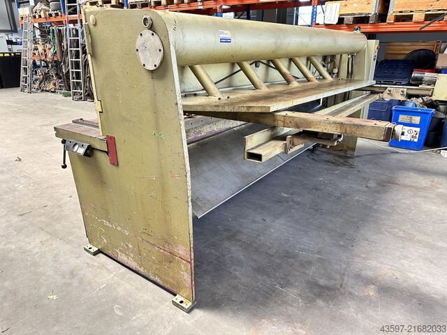 Hydraulic guillotine shear Safan VS 310-6