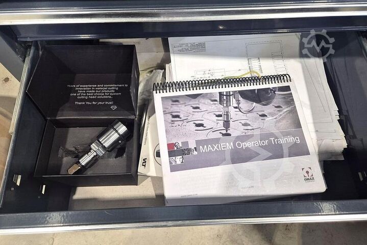 Waterjet cutting machine OMAX MAXIEM 1515