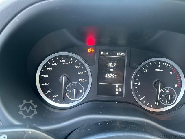 Minibusz Mercedes-Benz Vito 114 CDI TourerPro lang 8Sitze PDC SHZ Klima