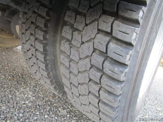 Tre-vejs tippevogn MERCEDES-BENZ Atego 822K*Kipper+Ladekran+2xAHK+Modell.2014*