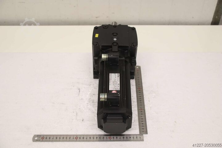 Motorredutor servo 0,8 kW 92,7 rpm Lenze MCA 10140-RS0B0 G50BH121MVAR2C00