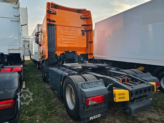 Standardowy ciągnik siodłowy IVECO 460 Hi Way, Retarder, Standklima