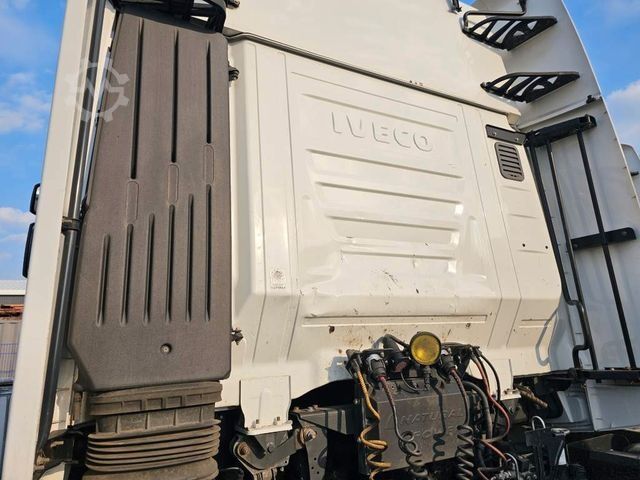 Standardowy ciągnik siodłowy IVECO 460 Hi Way, Retarder, Reifendruckkontrolle