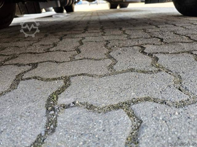 Standardowy ciągnik siodłowy IVECO 460 Hi Way, Retarder, Reifendruckkontrolle