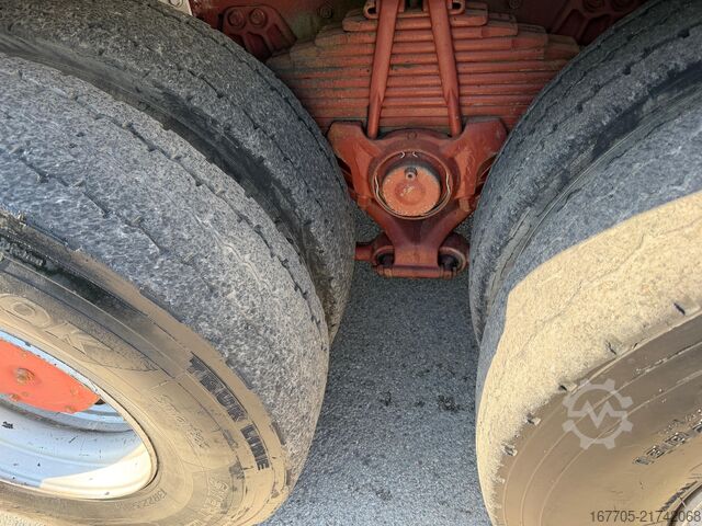 Autobetoniera cu pompă Iveco Magirus 330