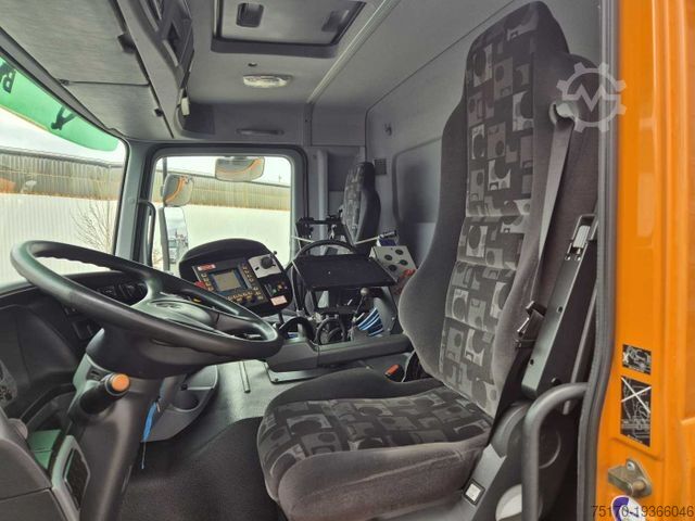 Silniční zametač MERCEDES-BENZ Actros 2032 A 4x4 Bucher STKF 9500 Airport 30x