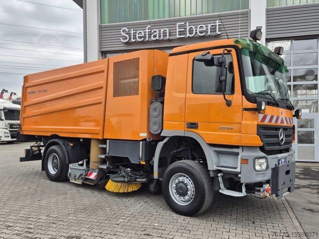 Silniční zametač MERCEDES-BENZ Actros 2032 A 4x4 Bucher STKF 9500 Airport 30x