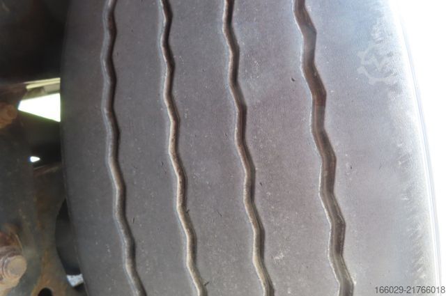 Ανοιχτό ημιρυμουλκούμενο με μουσαμά KRONE Plnenauflieger