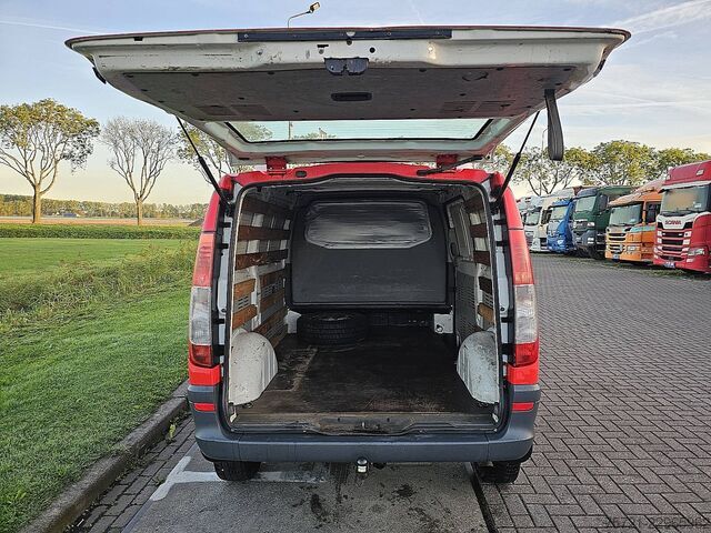 MERCEDES-BENZ VITO 116 Compatto 4x4 con aria condizionata, cambio automatico e riscaldamento autonom MERCEDES-BENZ VITO 116 Kompakt 4x4 ac automaat standkachel