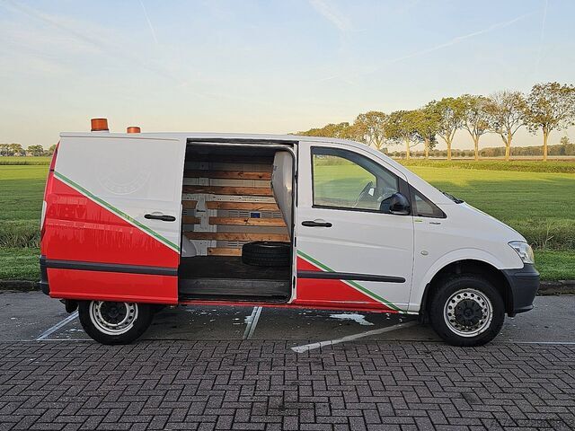 MERCEDES-BENZ VITO 116 Compatto 4x4 con aria condizionata, cambio automatico e riscaldamento autonom MERCEDES-BENZ VITO 116 Kompakt 4x4 ac automaat standkachel