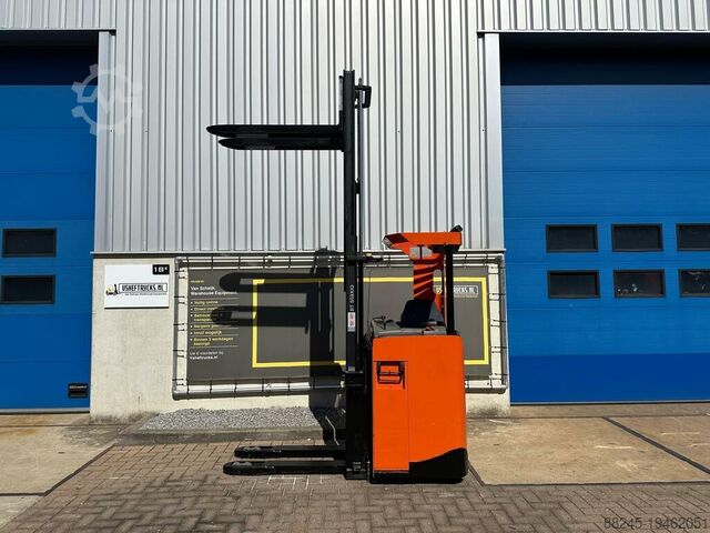 Stacker elettrico BT con sedile, altezza di sollevamento 2900 mm, anno 2016 BT SRE135