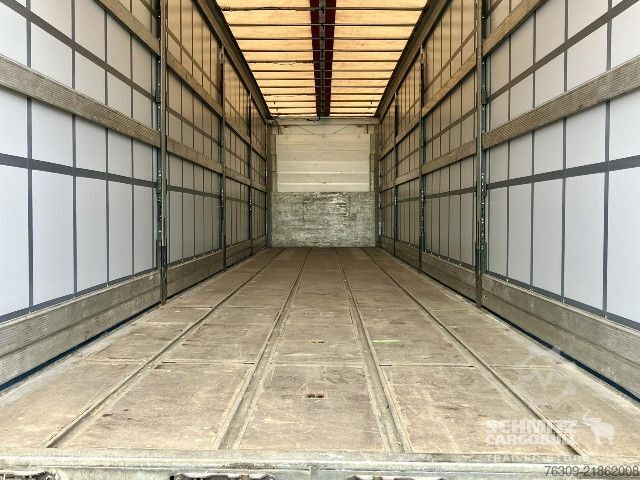 Auflieger mit Pritsche & Plane Schmitz Cargobull Curtainsider Mega Staplerhalterung Getränke