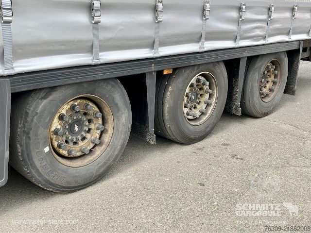 Auflieger mit Pritsche & Plane Schmitz Cargobull Curtainsider Mega Staplerhalterung Getränke