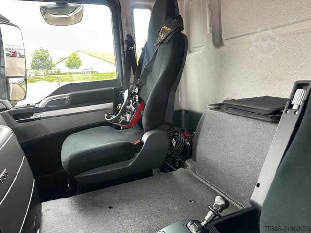 LKW mit Pritsche (offen) MAN 26.480 TGS BLL 6x2 Palfinger PK 34.002 SH FlyJib