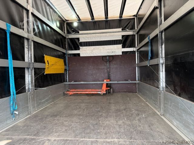 Plachtová dodávka IVECO Daily 35-180 HI-MATIC NAVI RFK KLIMA LBW
