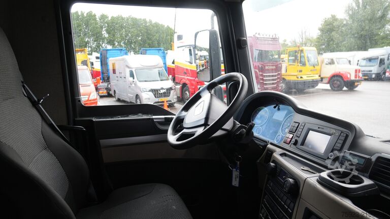 Valigia MAN TGL 12.190 Closed box truck