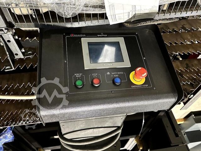 Macchina da taglio laser AMADA LCG3015