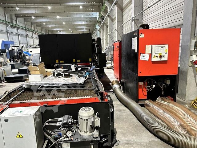 Macchina da taglio laser AMADA LCG3015