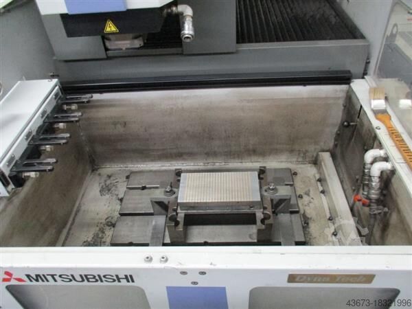 Zinkvonkmachines / EDM Mitsubishi EA8M