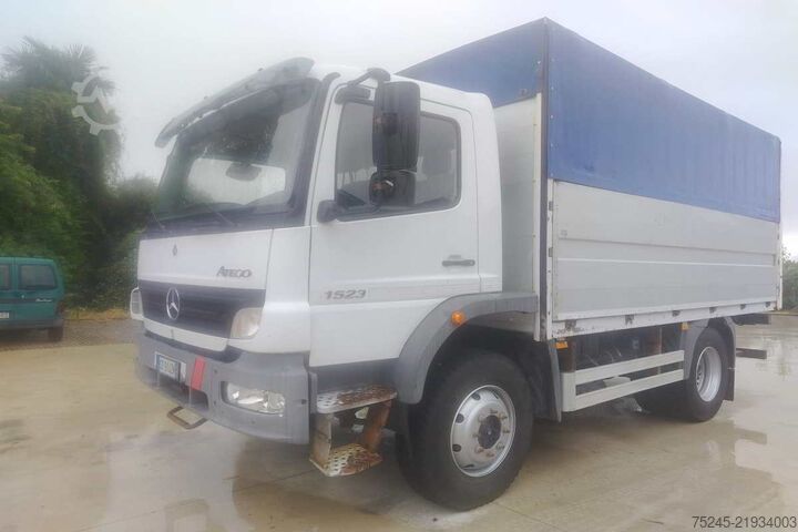 Autocarro con pianale e telone Mercedes-Benz Atego 1523 4X4