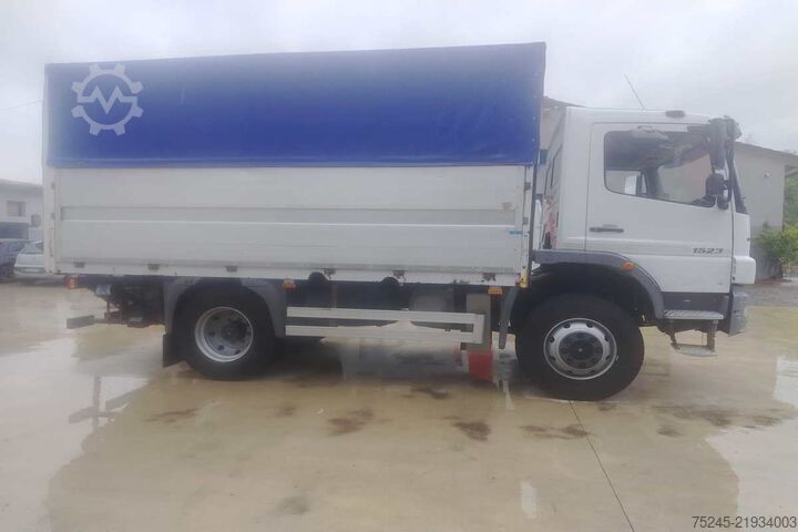 Autocarro con pianale e telone Mercedes-Benz Atego 1523 4X4