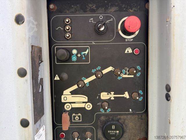 Platforma robocza GENIE S45 / 4x4 Diesel / 15.7 Meter / 2015 BJ