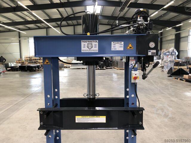 Rechtzetpers Hydraulische pers 150 ton Tigermetal Werkstattpresse 150 Tonnen WH150