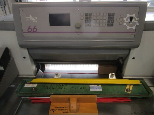 Máquina de corte POLAR 66
