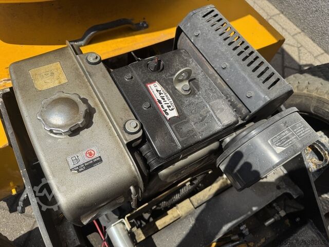 NIFTYLIFT Nifty HR12NDE Plataforma Articulada / Plataforma de Trabalho HÍBRIDA Kubota diesel 4x2 201 NIFTYLIFT HR12NDE Knikarmhoogwerker / Arbeitsbuhne HYBRIDE Kubota diesel 4x2 2011