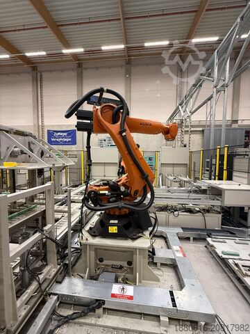 FLR – KR C4 industriële robot KUKA KR 210 R2700 extra