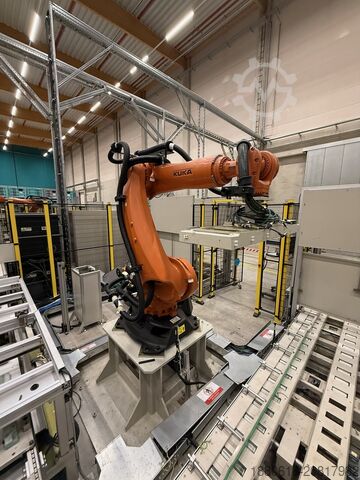 FLR – KR C4 robot industriale KUKA KR 210 R2700 extra