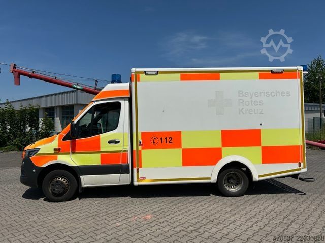 Feuerwehrfahrzeug MERCEDES-BENZ Sprinter 519 CDI / RTW / WAS / Tage
