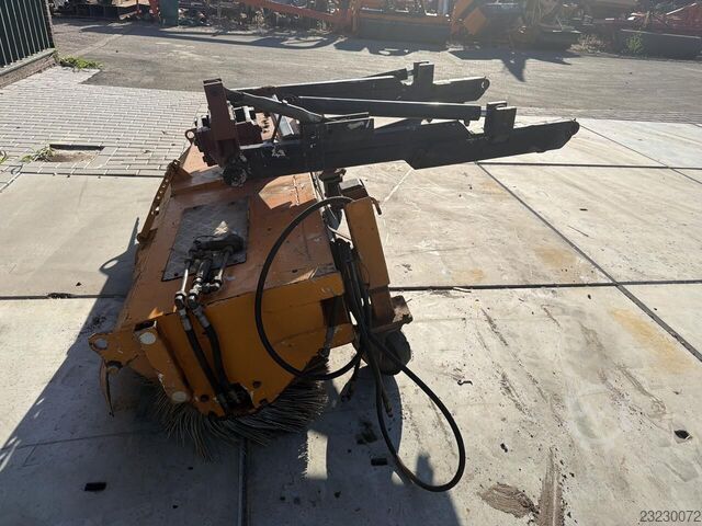 Sweeper brush  
