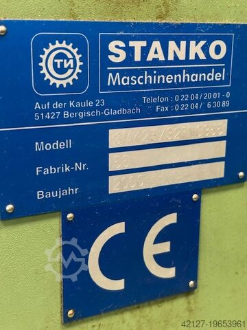 Uniwersalna frezarka narzędziowa Heidenhain 3-osiowa STANKO SMK 25/32 TNC355