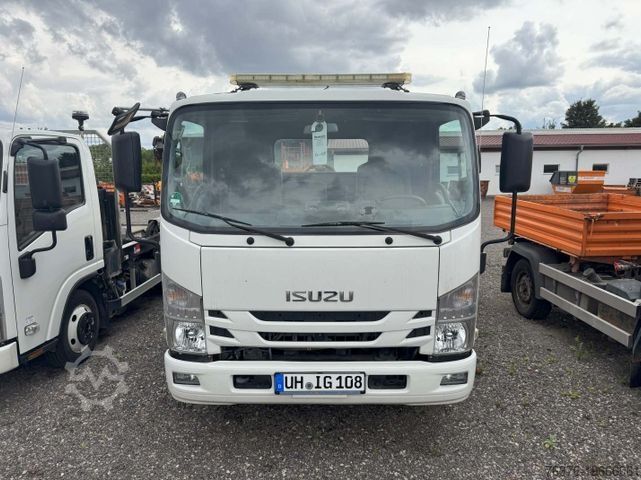 Camión volquete ISUZU NPR Autom. mit Abrollkipper